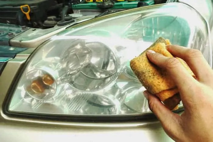 Полиране на фарове с оцет: изобщо възможно ли е?