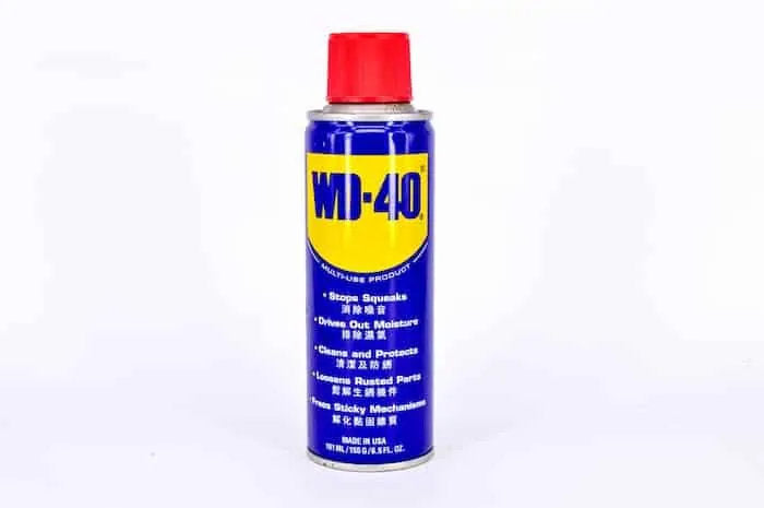 Временно решение: Полиране на фарове с WD-40
